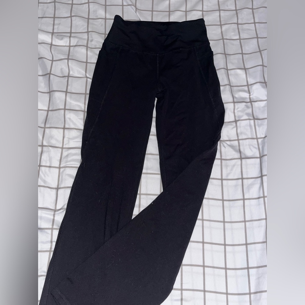 Super tight black yoga pants with pockets